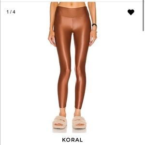 Koral Lustrous Max Infinity Legging in Bronze. Size Large.